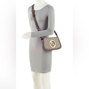 Auth! Gucci GG Supreme 
Blondi Monogram Shoulder Bag Gold